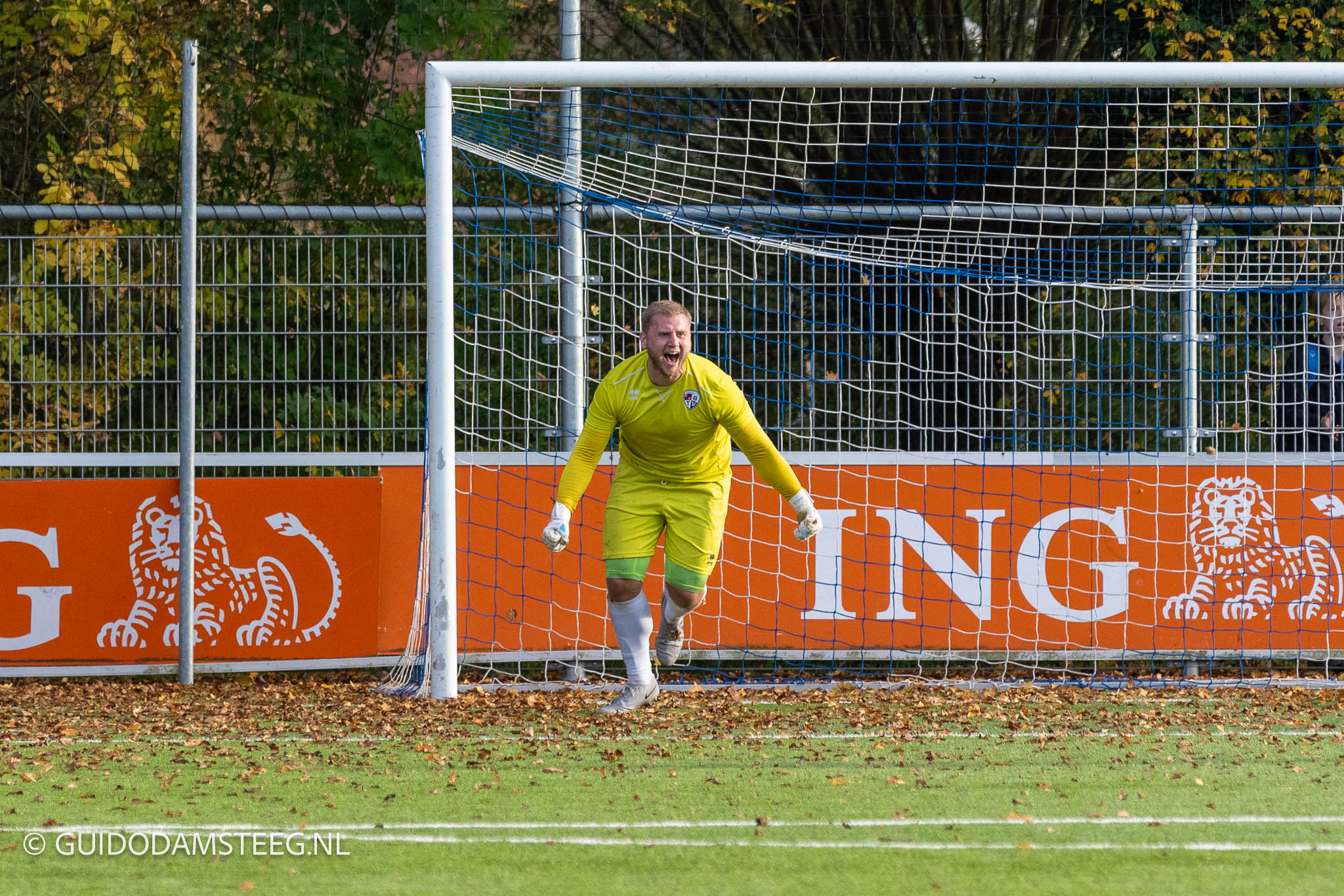 Buitenveldert keeper Ruben Geervliet na het winnen van strafschoppen tegen WV-HEDW